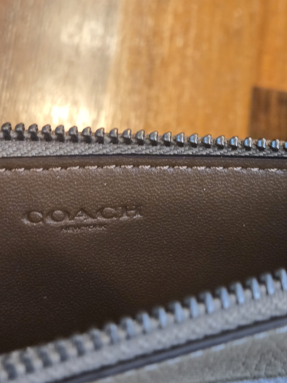 Coach C1742 Zip Phone Wallet in Pebble Leather – Stone / Taupe - Picture 5 of 12